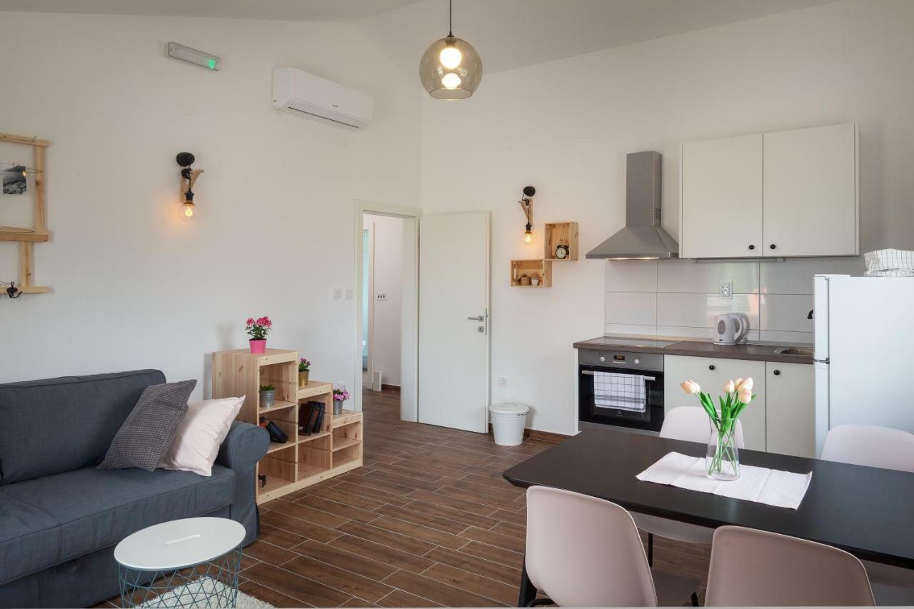 Kvasina Apartments Zadvarje 외부 사진